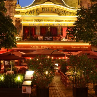 brasserie bordelaise café du levant gare saint jean bordeaux Façade de nuit